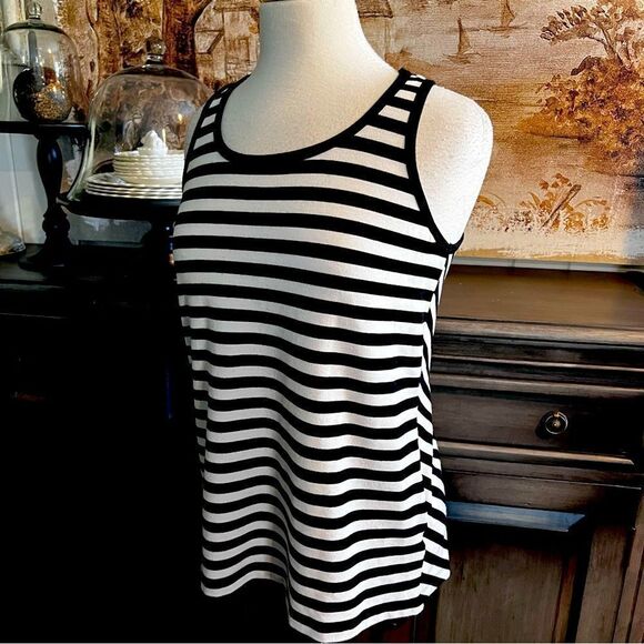 TIME and TRU Tank Top stripped Black and white size Medium 8-10 - Picture 3 of 9